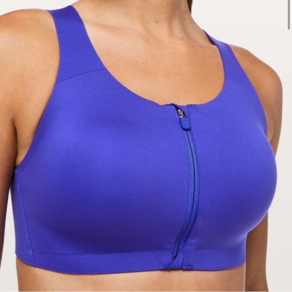 Lululemon Enlite Front Zip Sports Bra in Lazurite